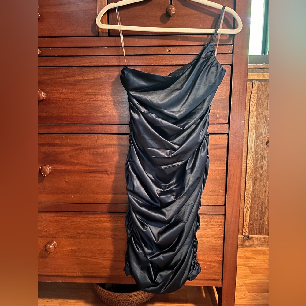 Brand New Cocktail dress with zipper | Size Medium | Fashion Nova